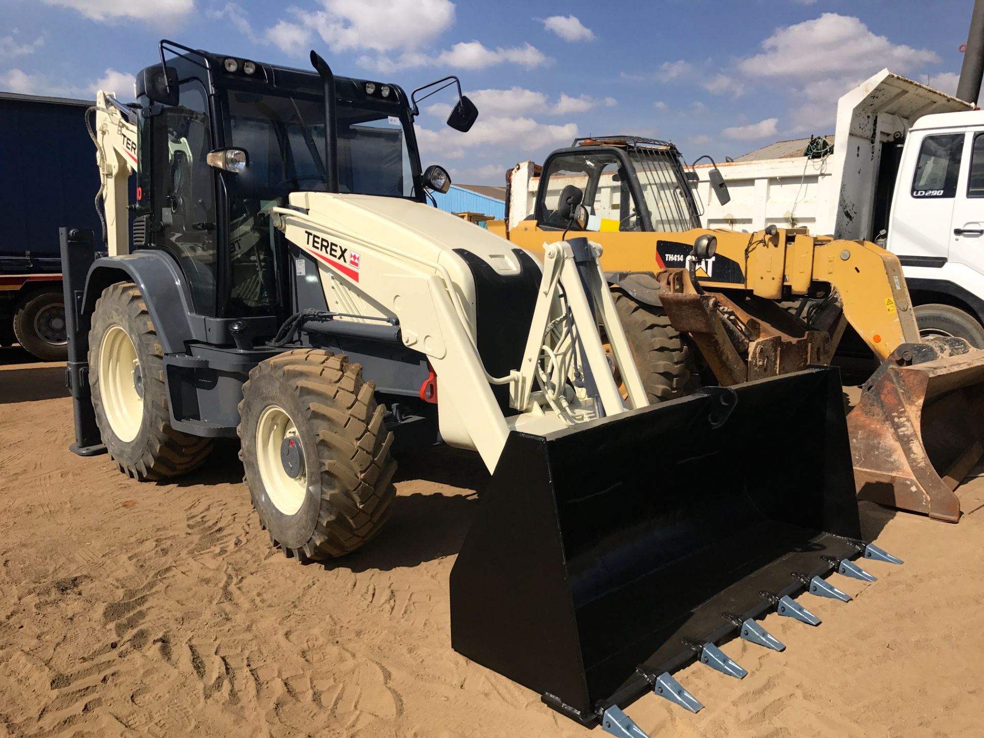 2012 TEREX 840 4X4 TLB - (SMFJB4AC0CGKM1260)