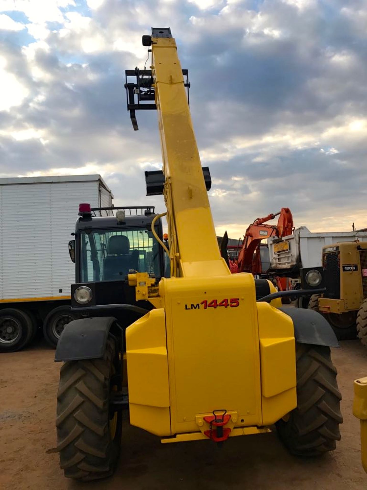 2009 NEW HOLLAND LM1445 4X4 TELEHANDLER - (N7HK35114) - Image 6 of 6