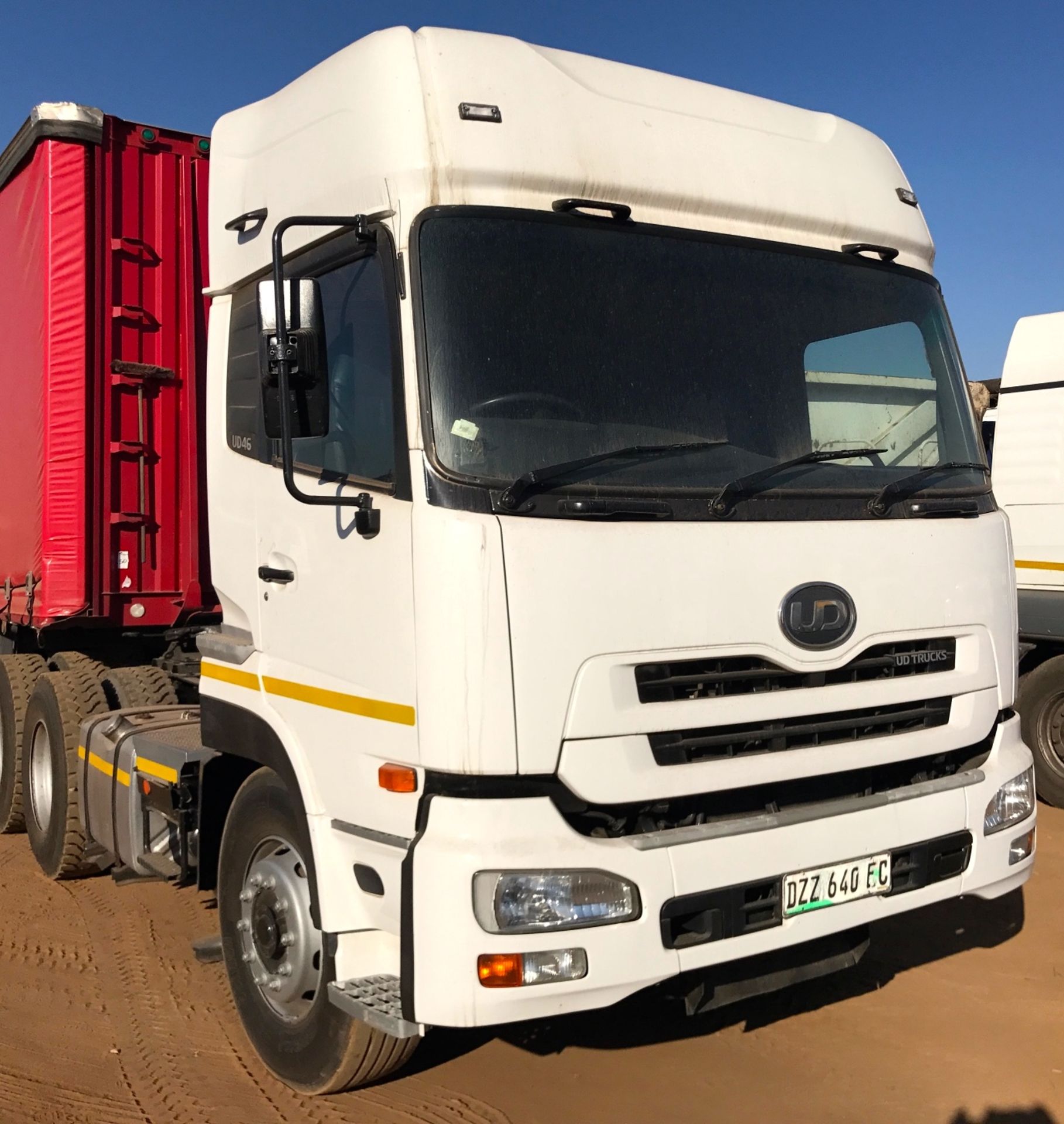 2008 NISSAN UD460 6X4 T/T - (DZZ640EC)