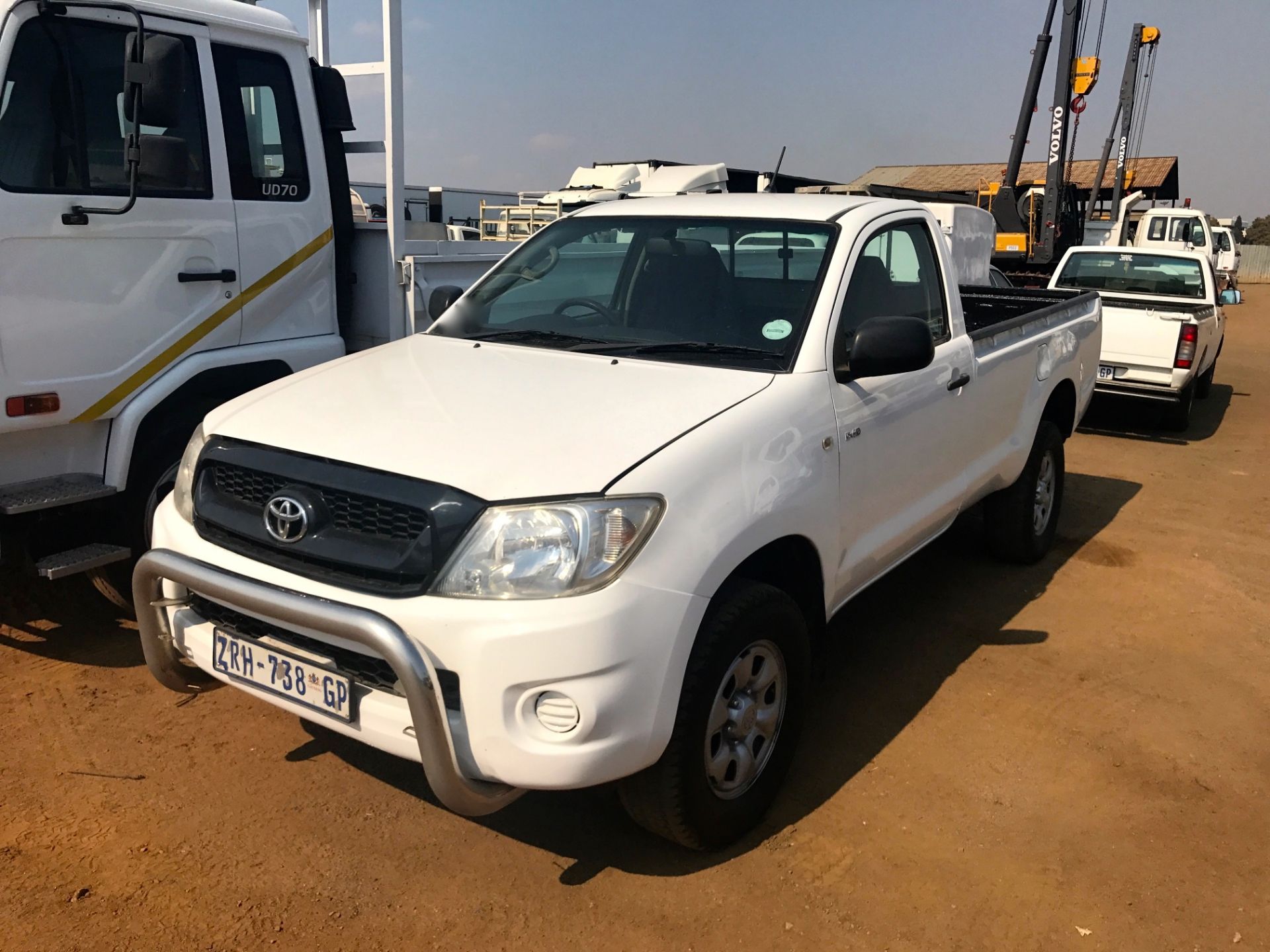 2010 TOYOTA HILUX D-4D LDV - (ZRH738GP )