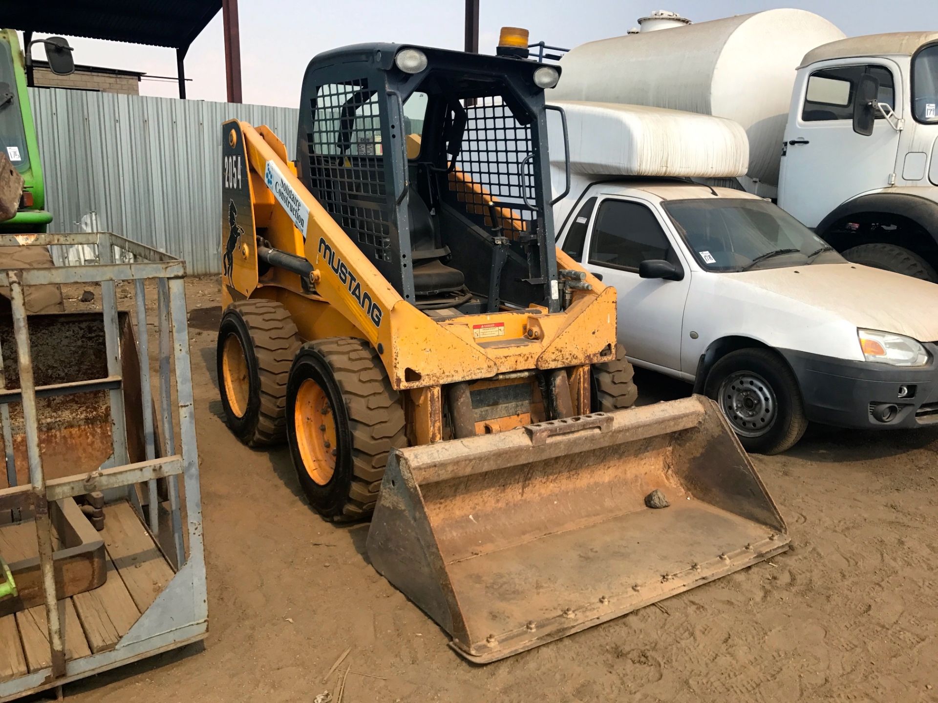 2014 MUSTANG 2054 SKIDSTEER - (MMC02054J00010318)