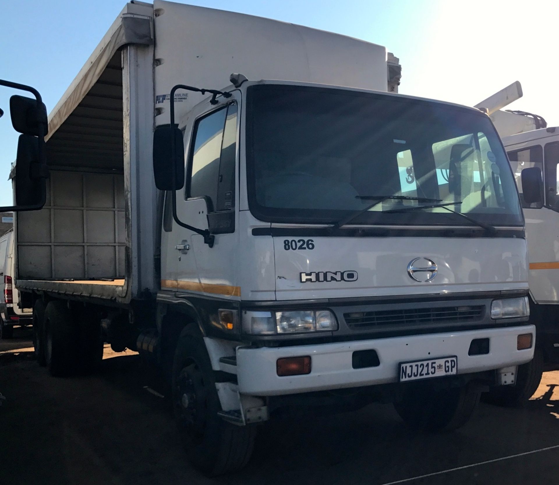 2002 TOYOTA HINO 16-257 6X2 TAUTLINER - (NJJ215GP)