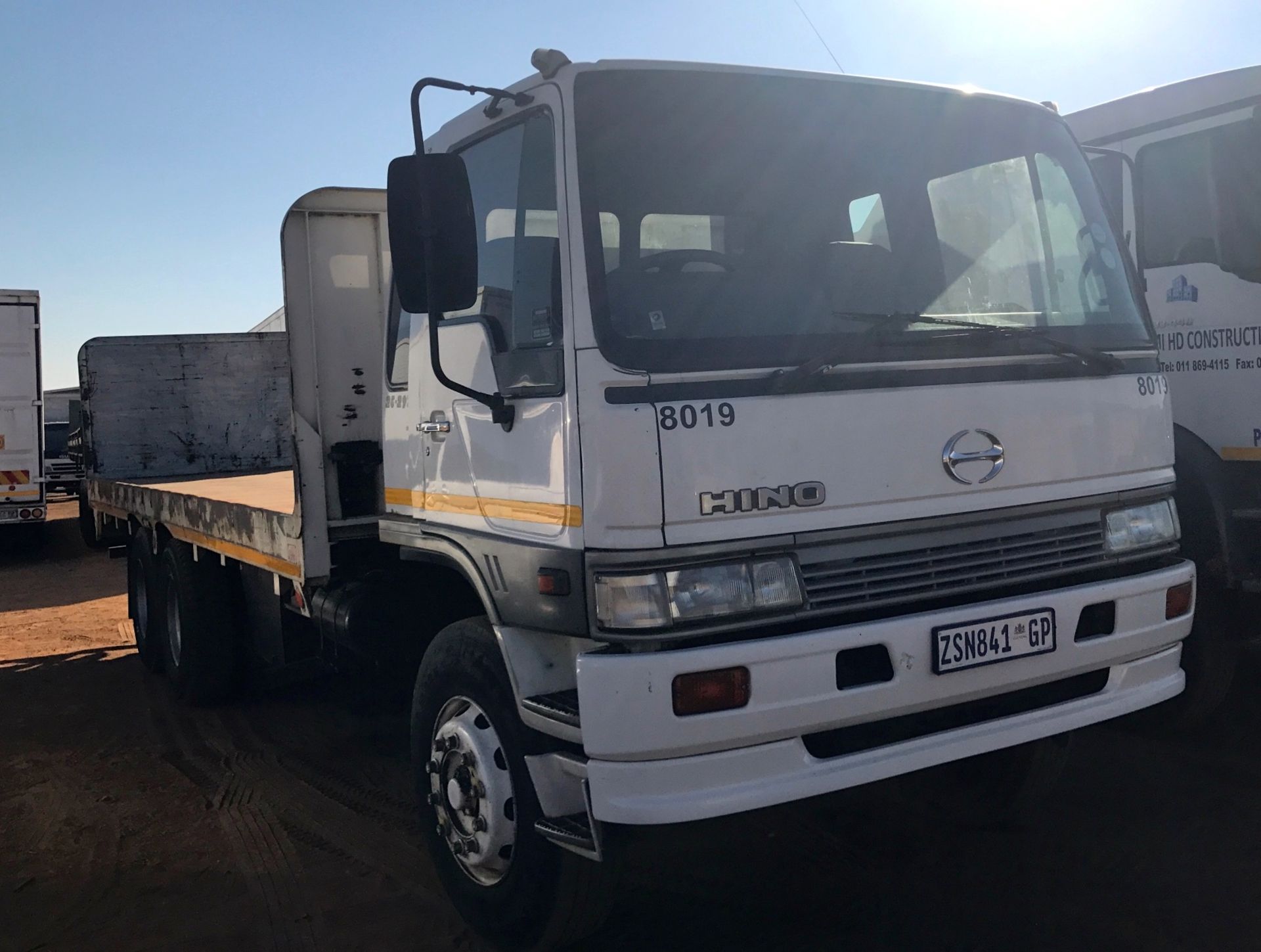 1999 TOYOTA HINO 25-297 6X4 F/DECK - (ZSN841GP)