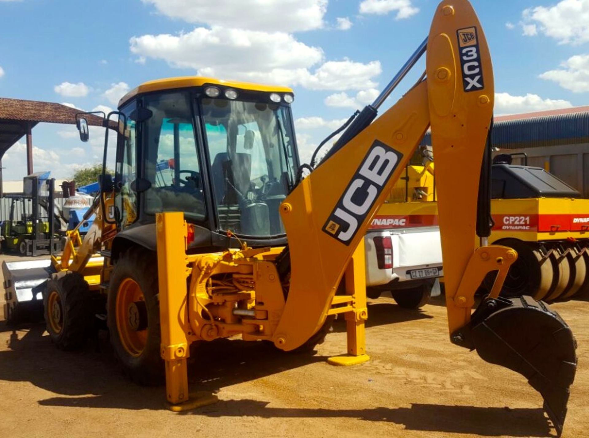 2011 JCB 3CX 4X4 TLB - (JCB3CX04H02004777) - Image 4 of 4