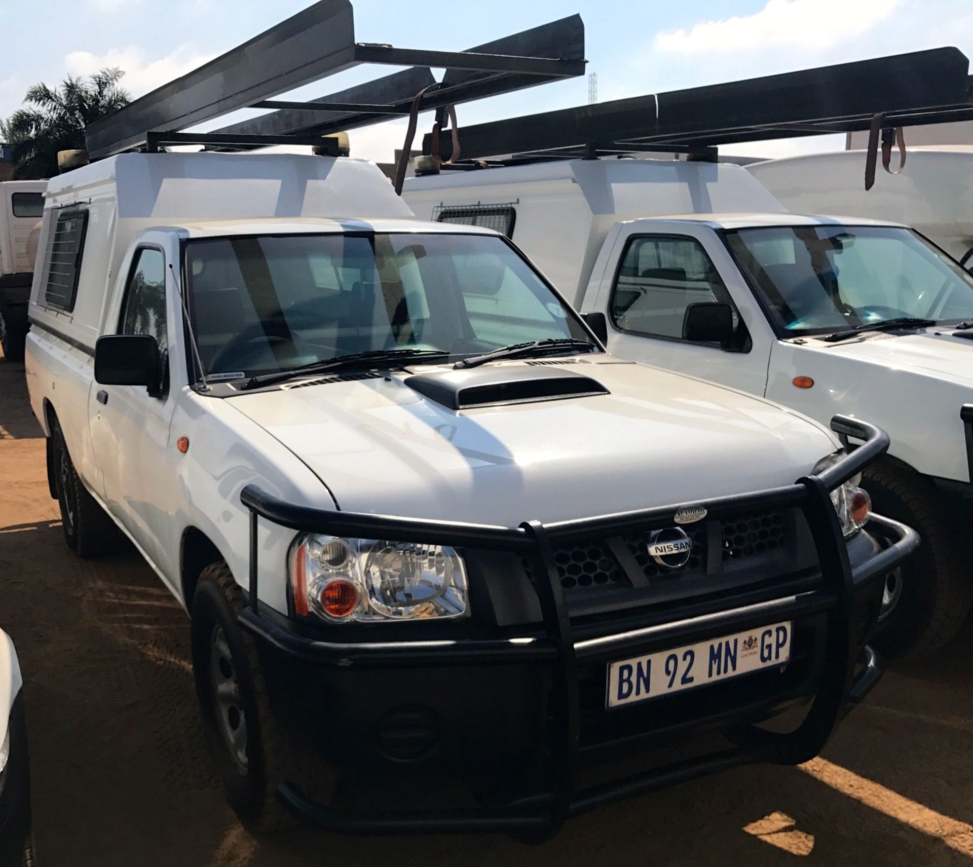 2011 NISSAN NP300 DIESEL LDV WITH CANOPY ( 95,870km) - (BN92MNGP)