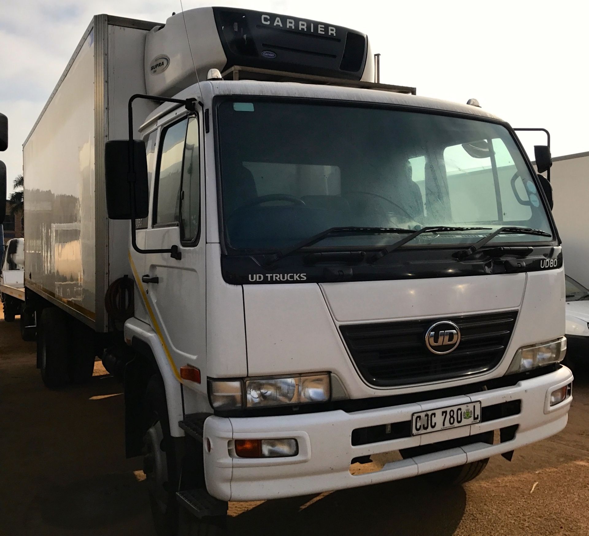 2011 NISSAN UD80 REEFER - (CJC780L)