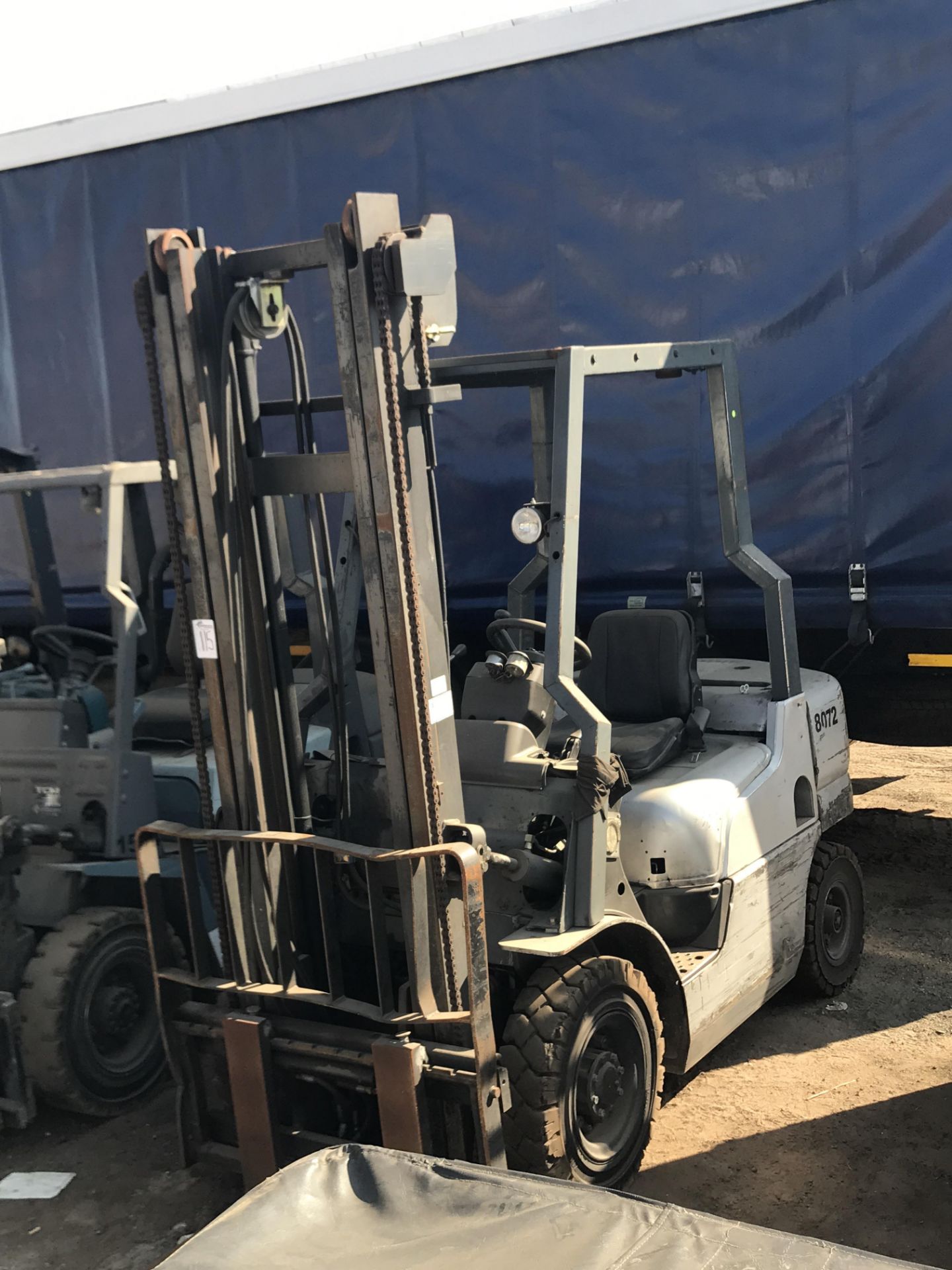 2006 NISSAN 2.5 TON DIESEL FORKLIFT - (8105) - Image 2 of 2