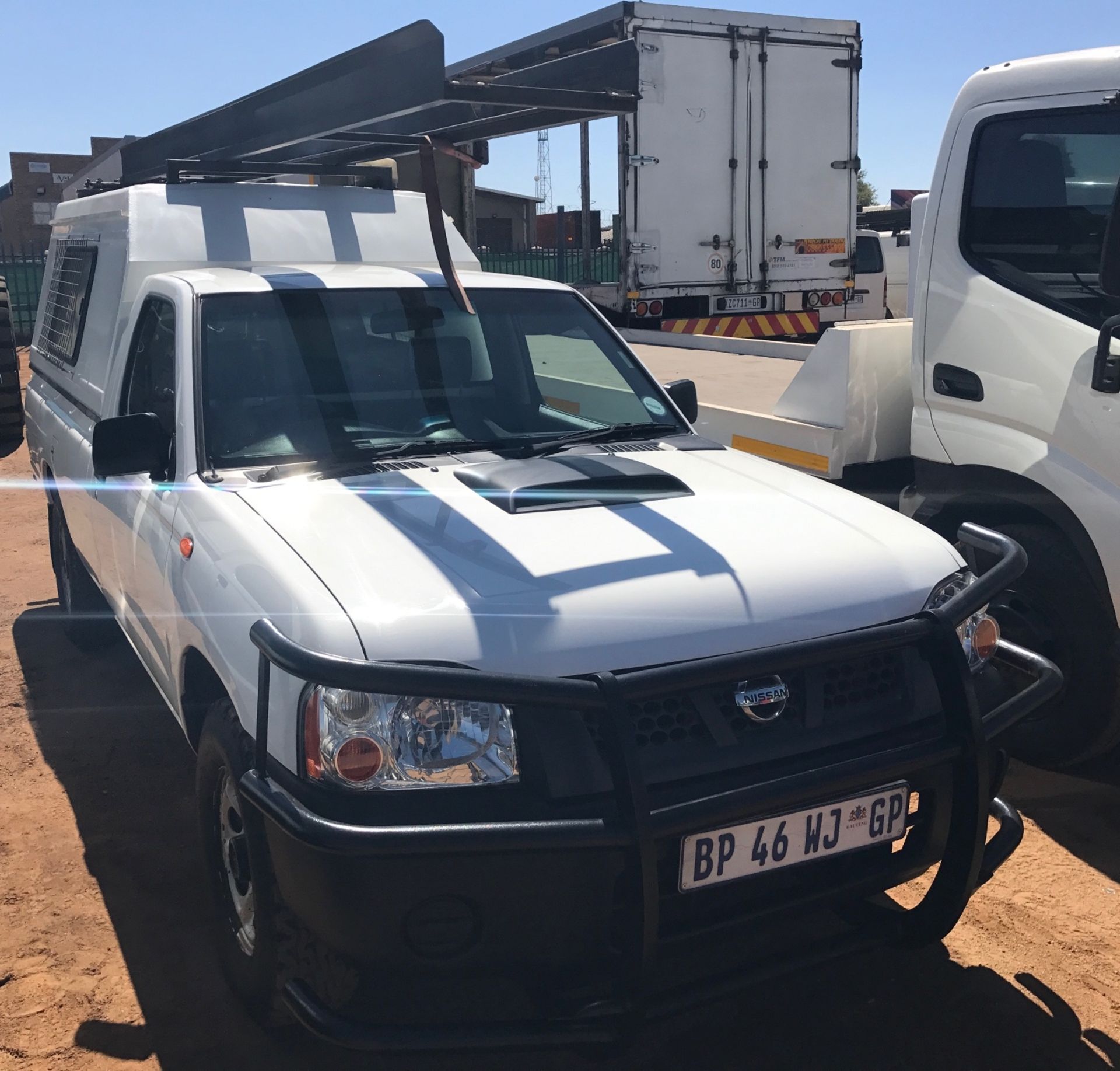 2011 NISSAN NP300 DIESEL LDV WITH CANOPY (86,029km) - (BP46WJGP)