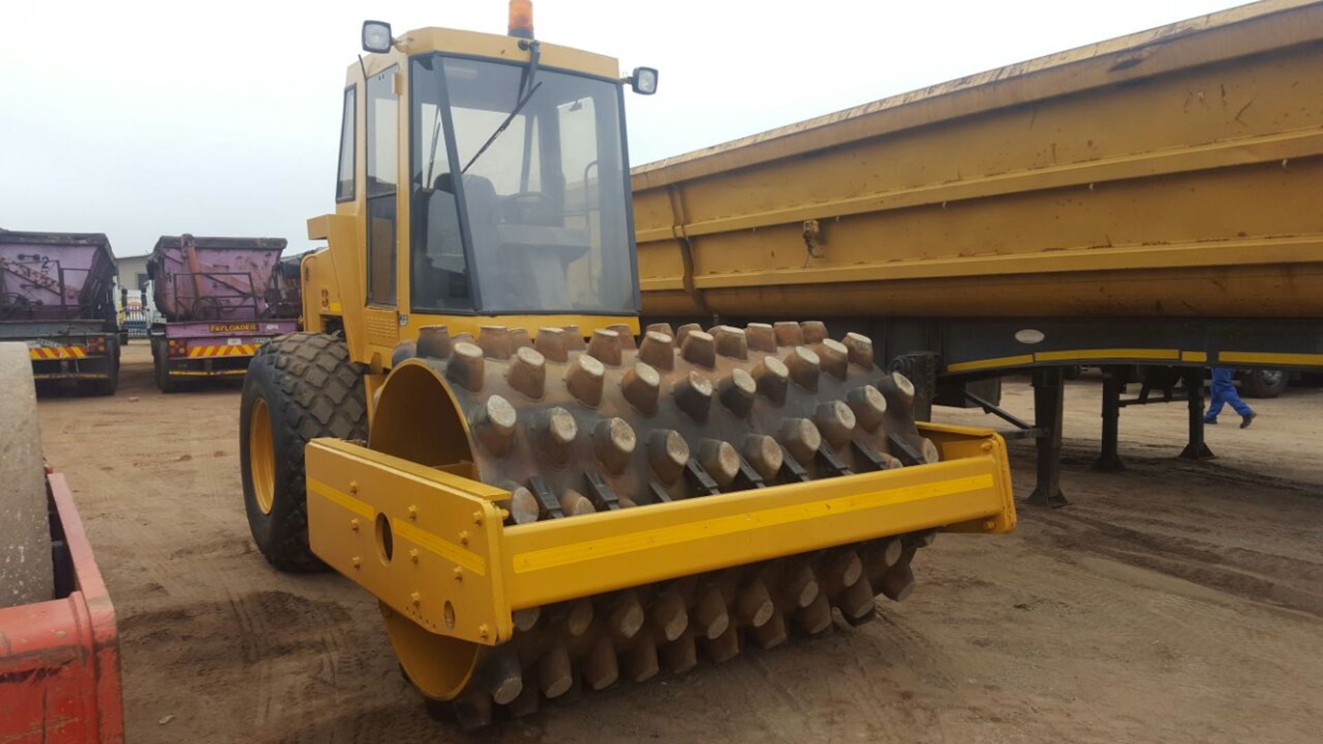 1996 CAT CP563 PADFOOT ROLLER - (450006413)