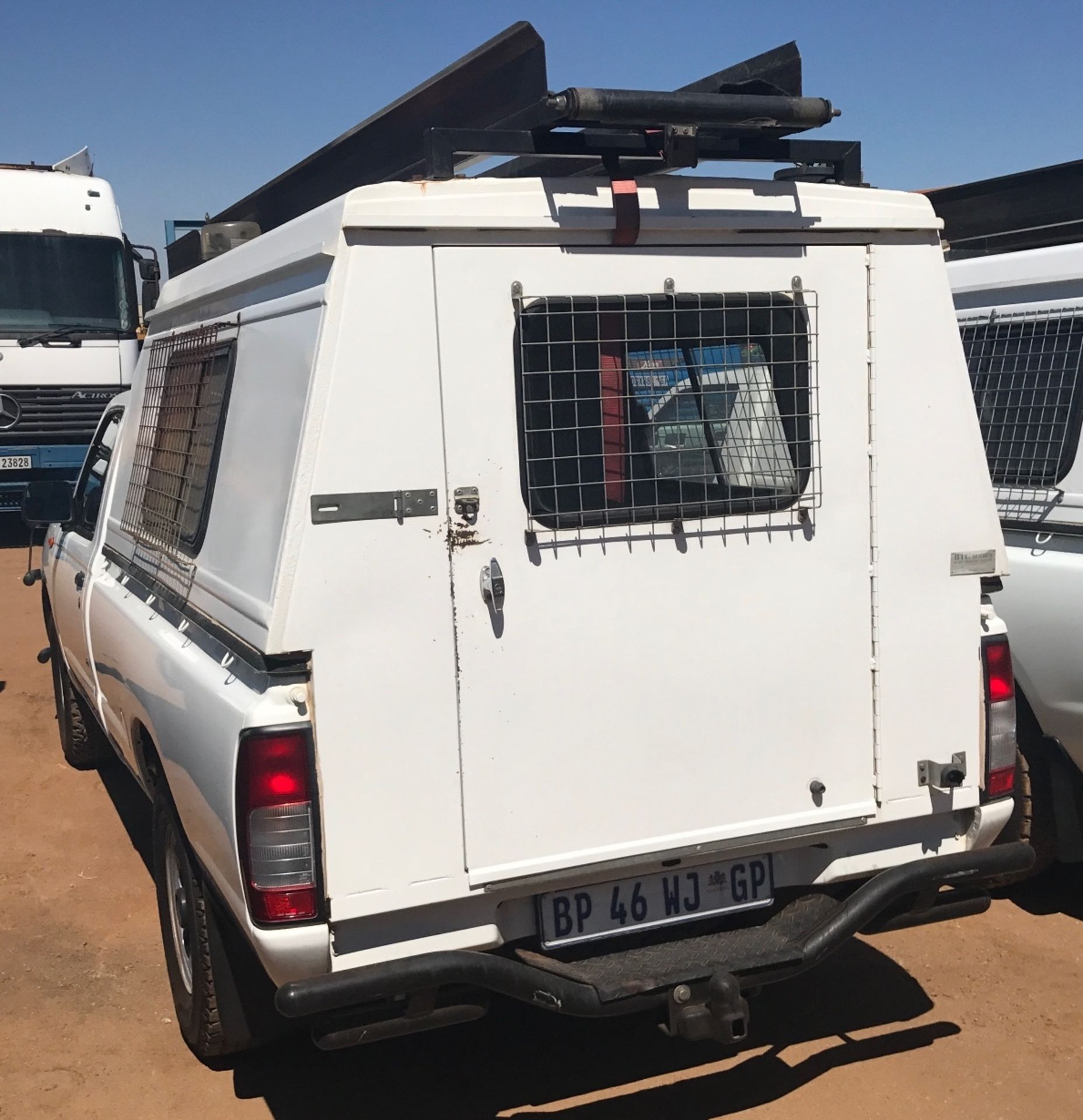 2011 NISSAN NP300 DIESEL LDV WITH CANOPY (86,029km) - (BP46WJGP) - Image 3 of 3