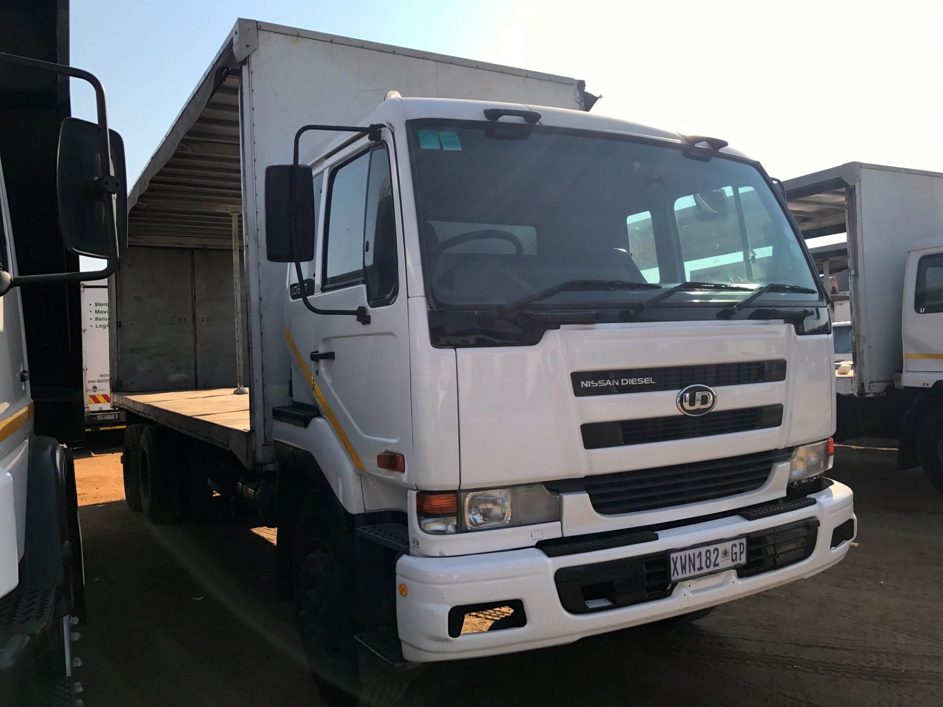 2008 NISSAN UD290 6X2 TAUTLINER(NO CURTAIN) - (XWN182GP)