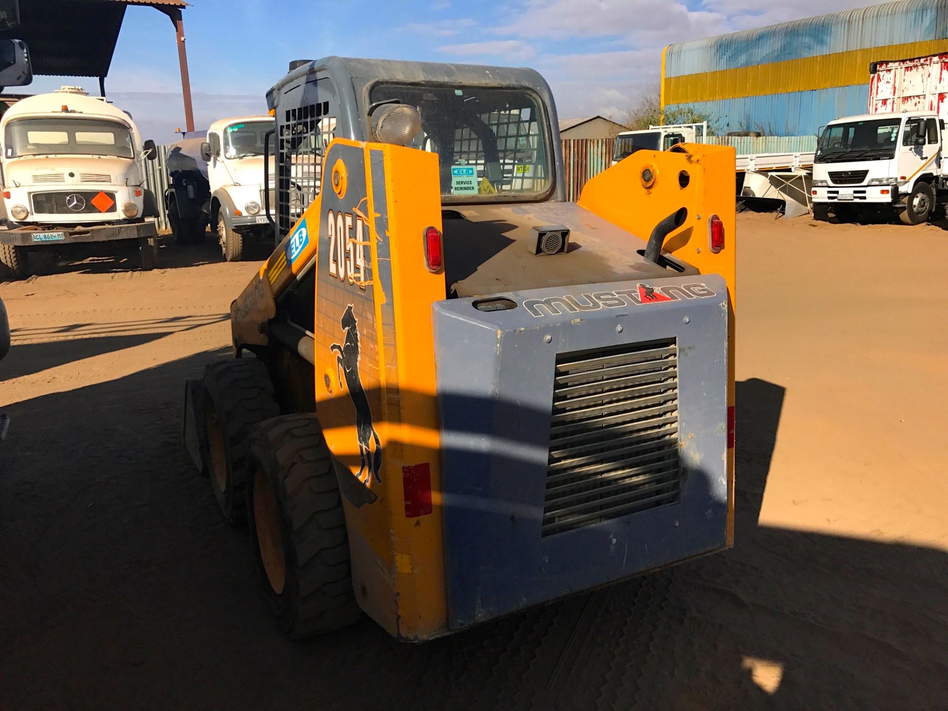 2014 MUSTANG 2054 SKIDSTEER - (MMC02054J00010338) - Image 2 of 3