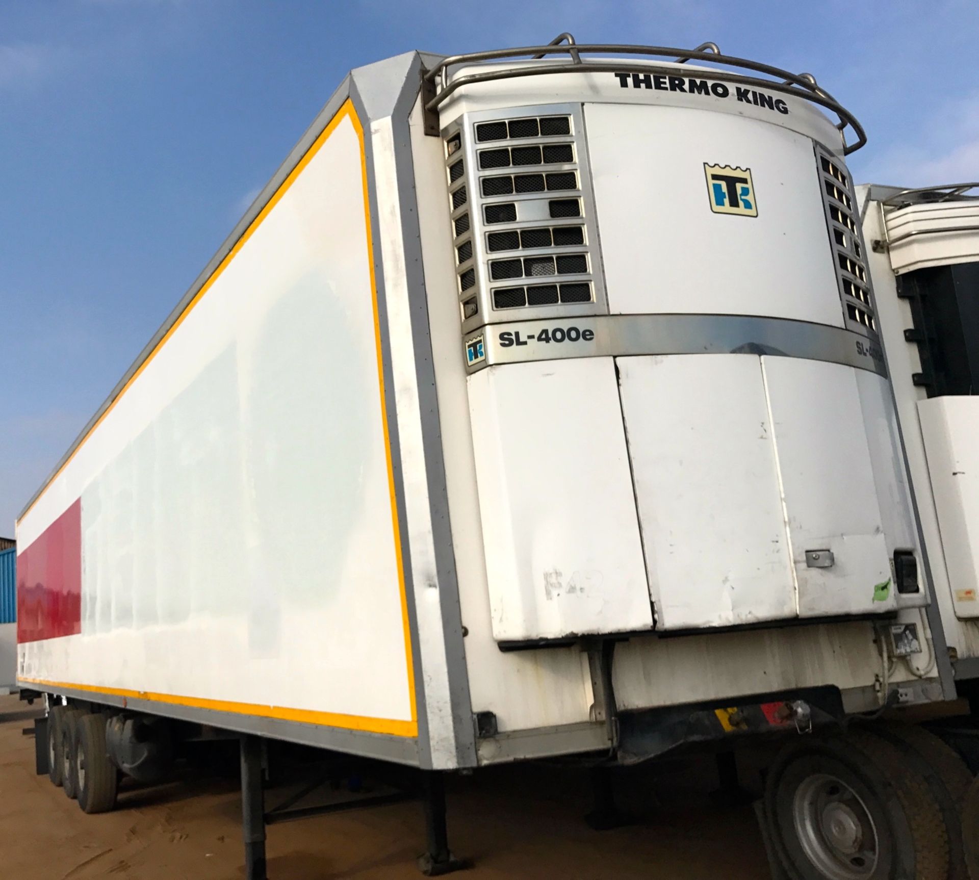 1998 SERCO TRI-AXLE REEFER TRAILER - (BZV460EC)