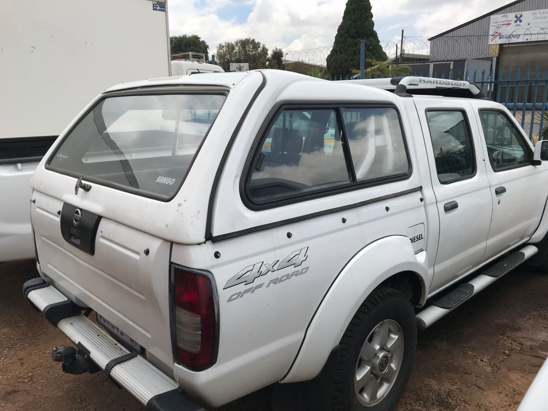 2007 NISSAN HARDBODY NP300 2.4D 4X4 D/CAB - (WBX041GP) - Image 3 of 3