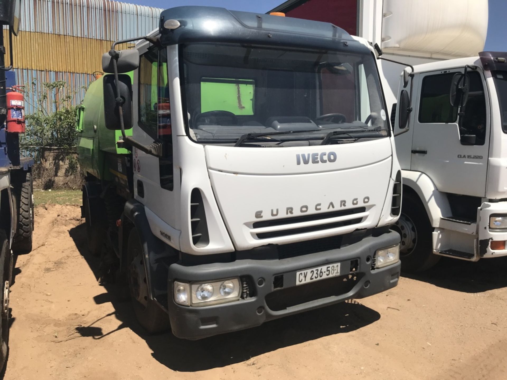 2007 IVECO 140E18 WITH JOHNSTON ROAD SWEEPER (SWEEPER NOT WORKING) - (CY236581)