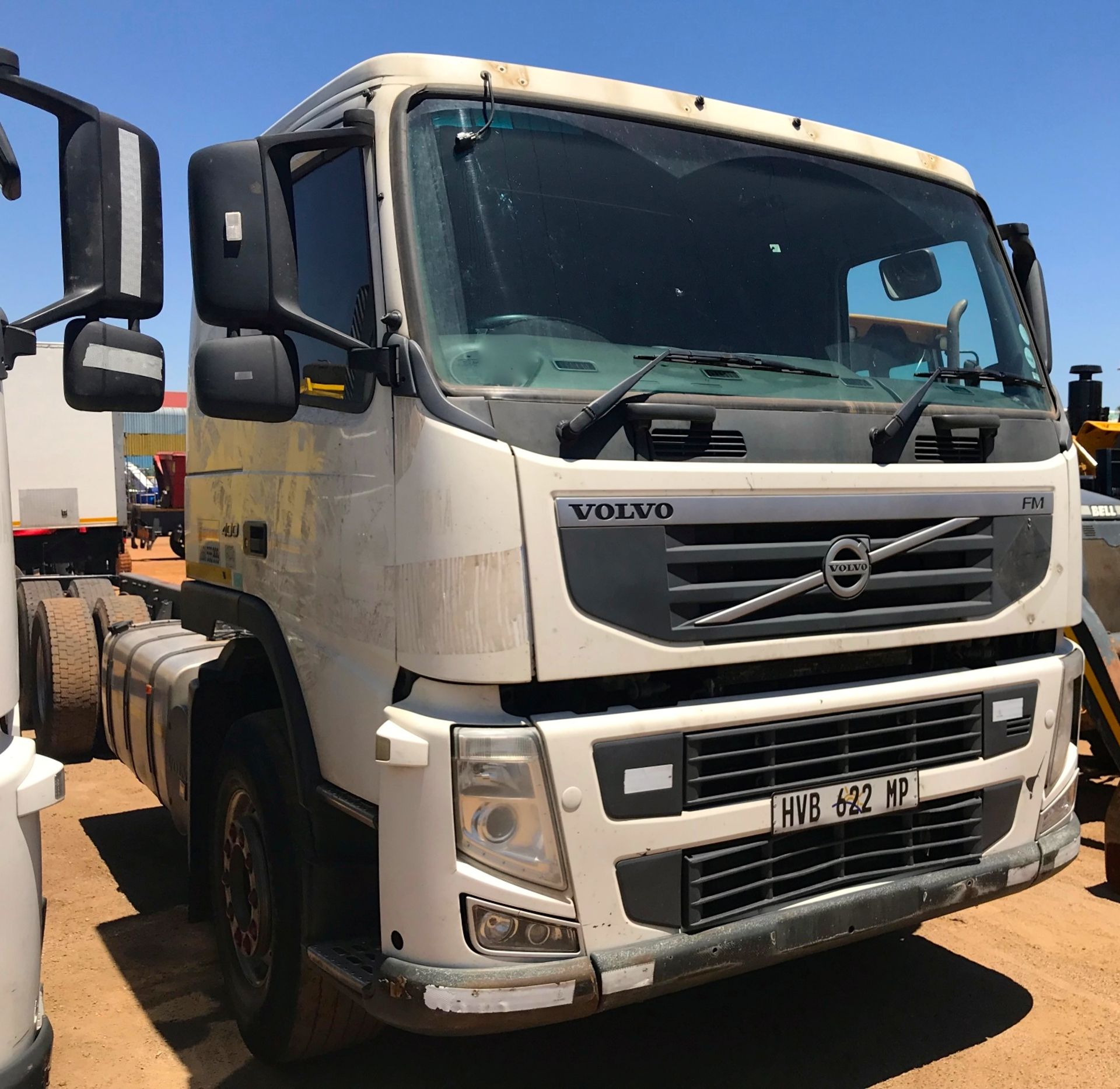 2011 VOLVO FM400 6X2 CHASSIS CAB (LWB) - (HVB622MP)