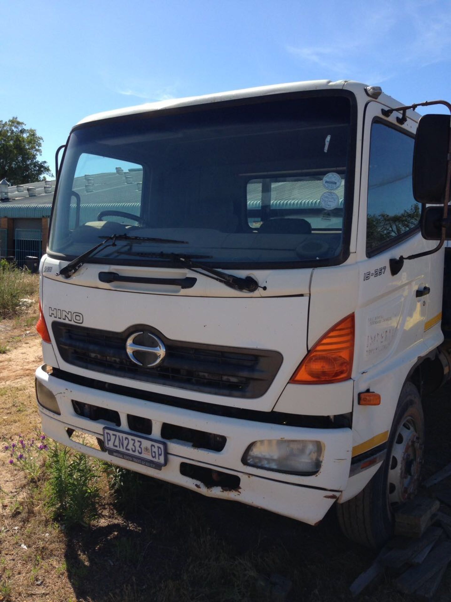 2004 TOYOTA HINO 15-257 D/SIDE (NON-RUNNER) - (PZN233GP) - Image 2 of 11