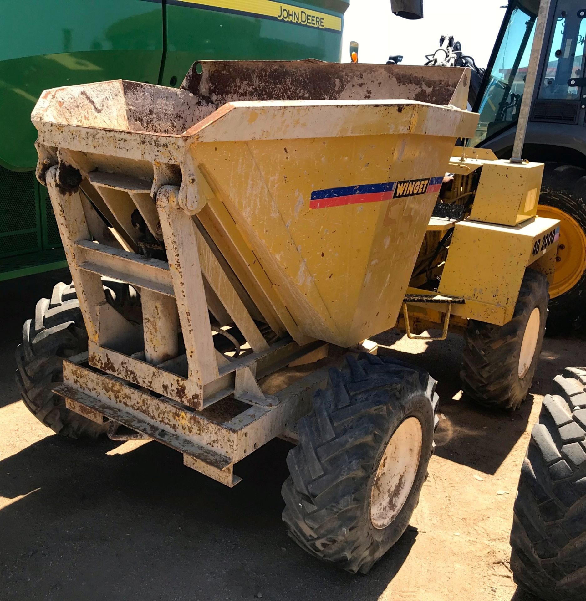 WINGET WB2000 CONCRETE DUMPER - (L4B2XL1606)