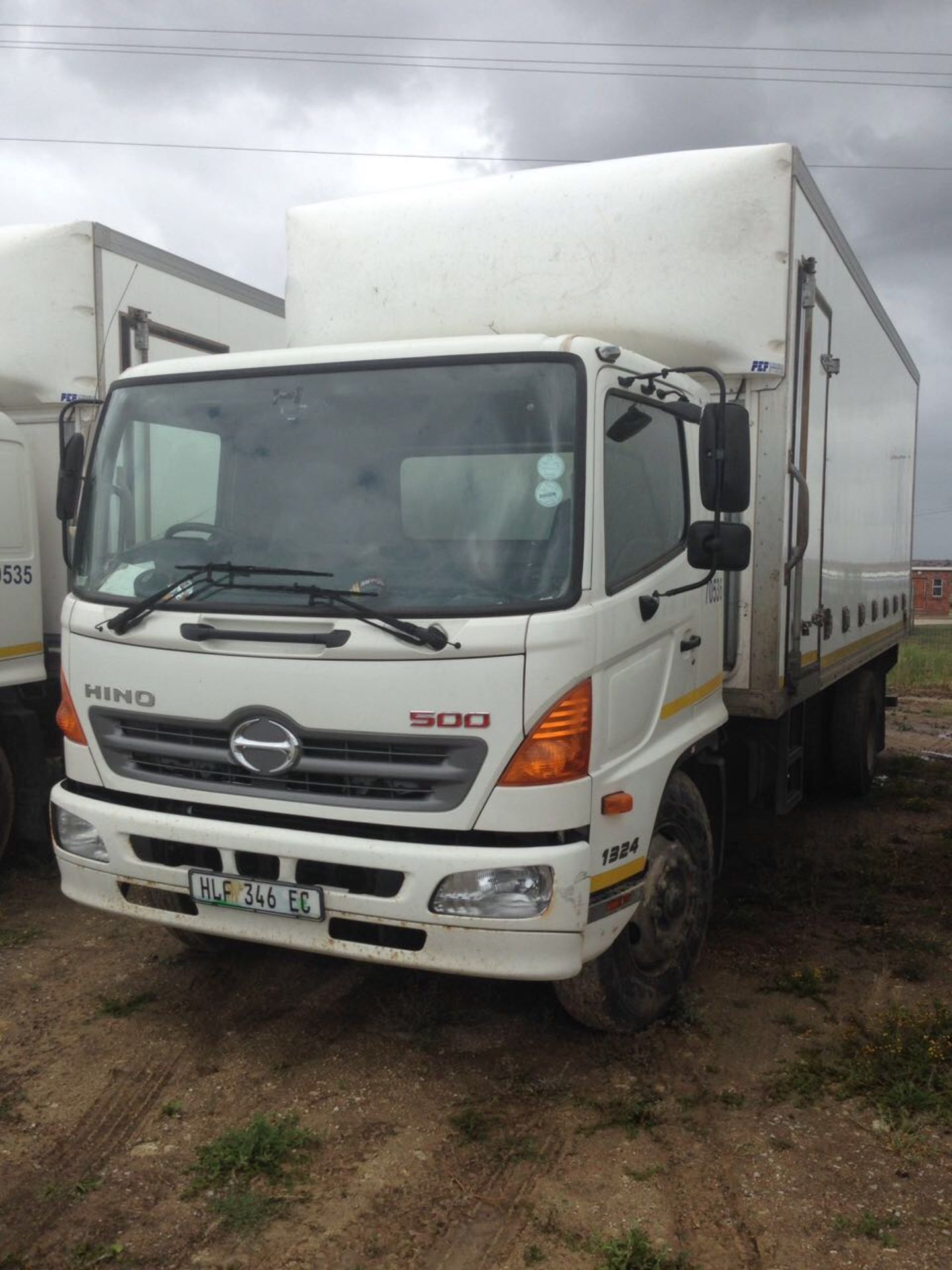 2014 TOYOTA HINO 500 1324 INSULATED BODY - (HLF346EC) (251,617KM) - Image 2 of 3