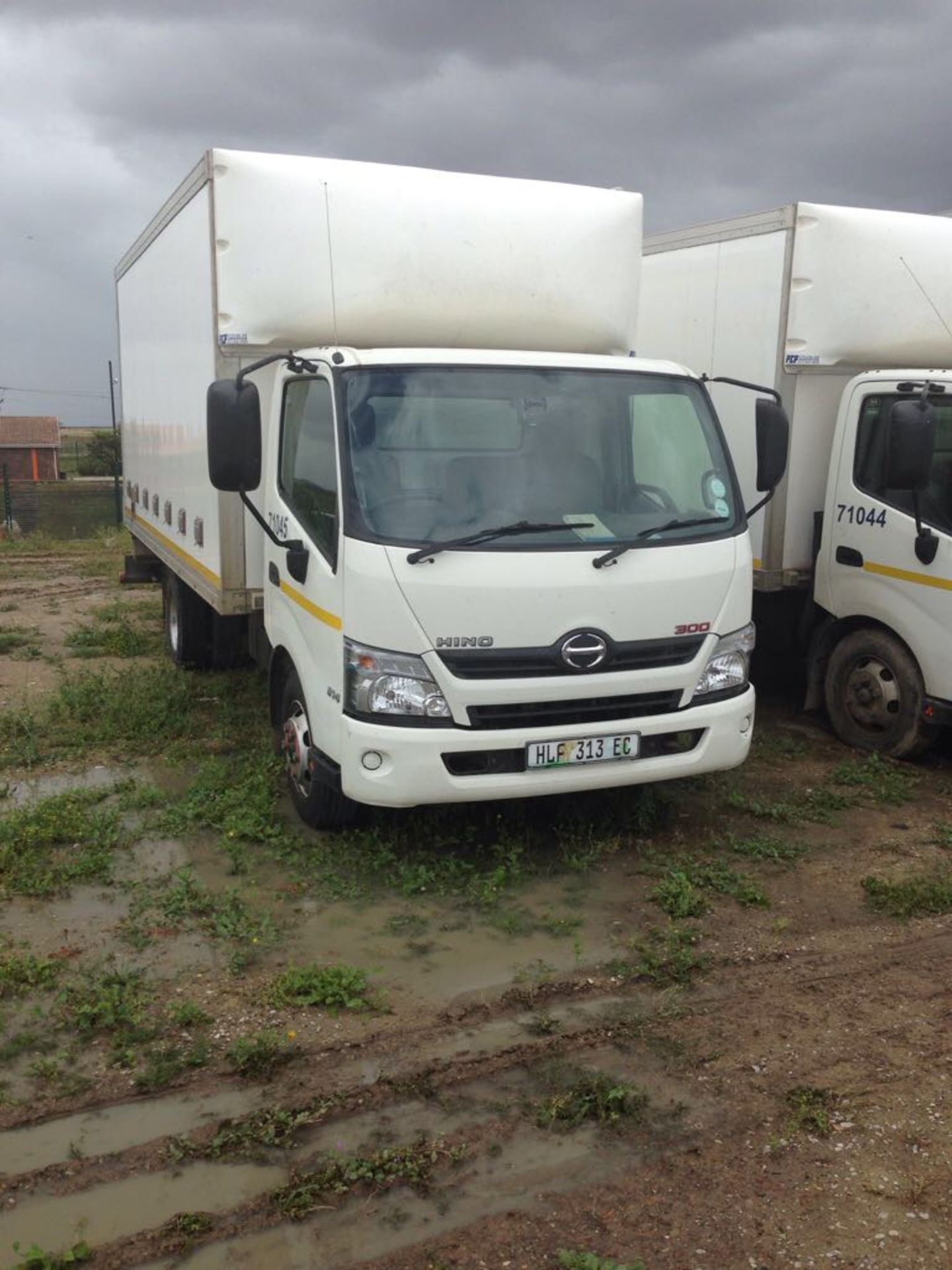 2014 TOYOTA HINO 300 814 V/VAN - (HLF313EC) (156,012KM)