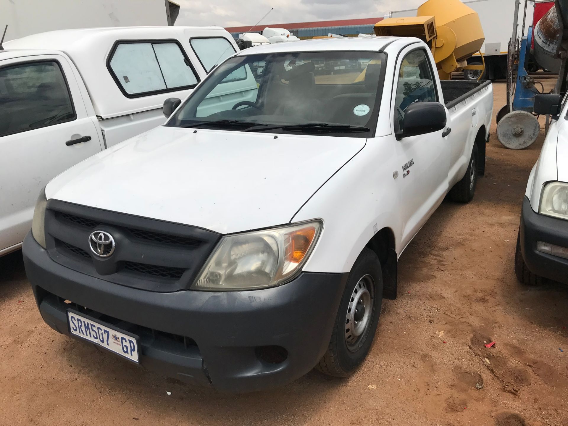 2005 TOYOTA HILUX 2.5D-4D LDV - (SRM507GP)