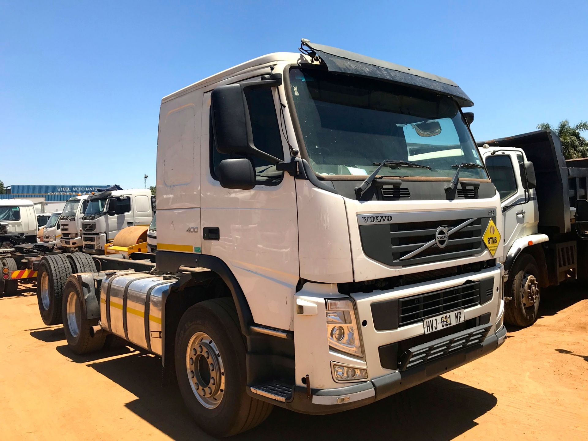 2011 VOLVO FM400 6X2 CHASSIS CAB (SWB) - (HVJ021MP)