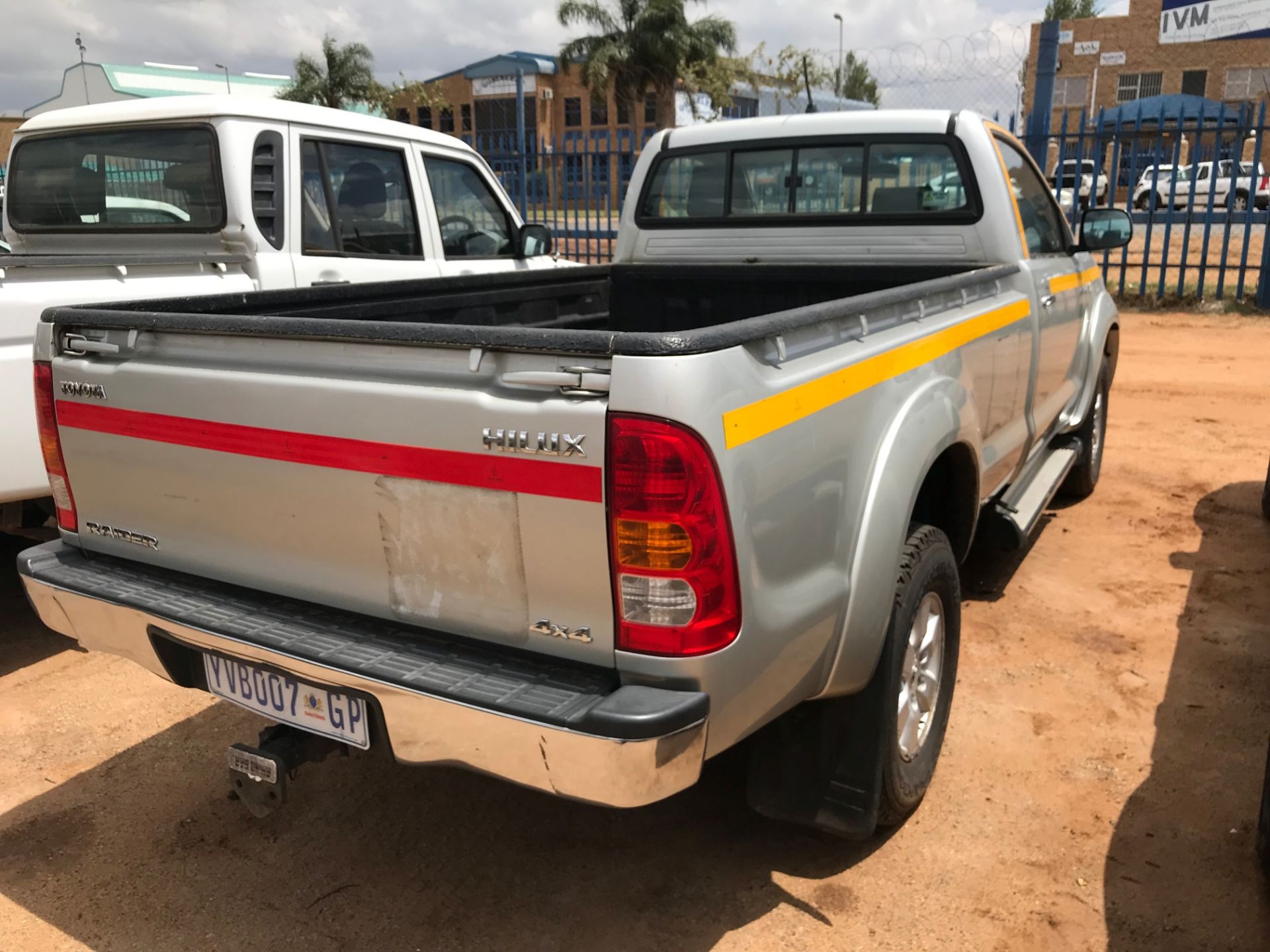 2009 TOYOTA HILUX 3.0D-4D 4X4 LDV - (YVB007GP) - Image 3 of 3