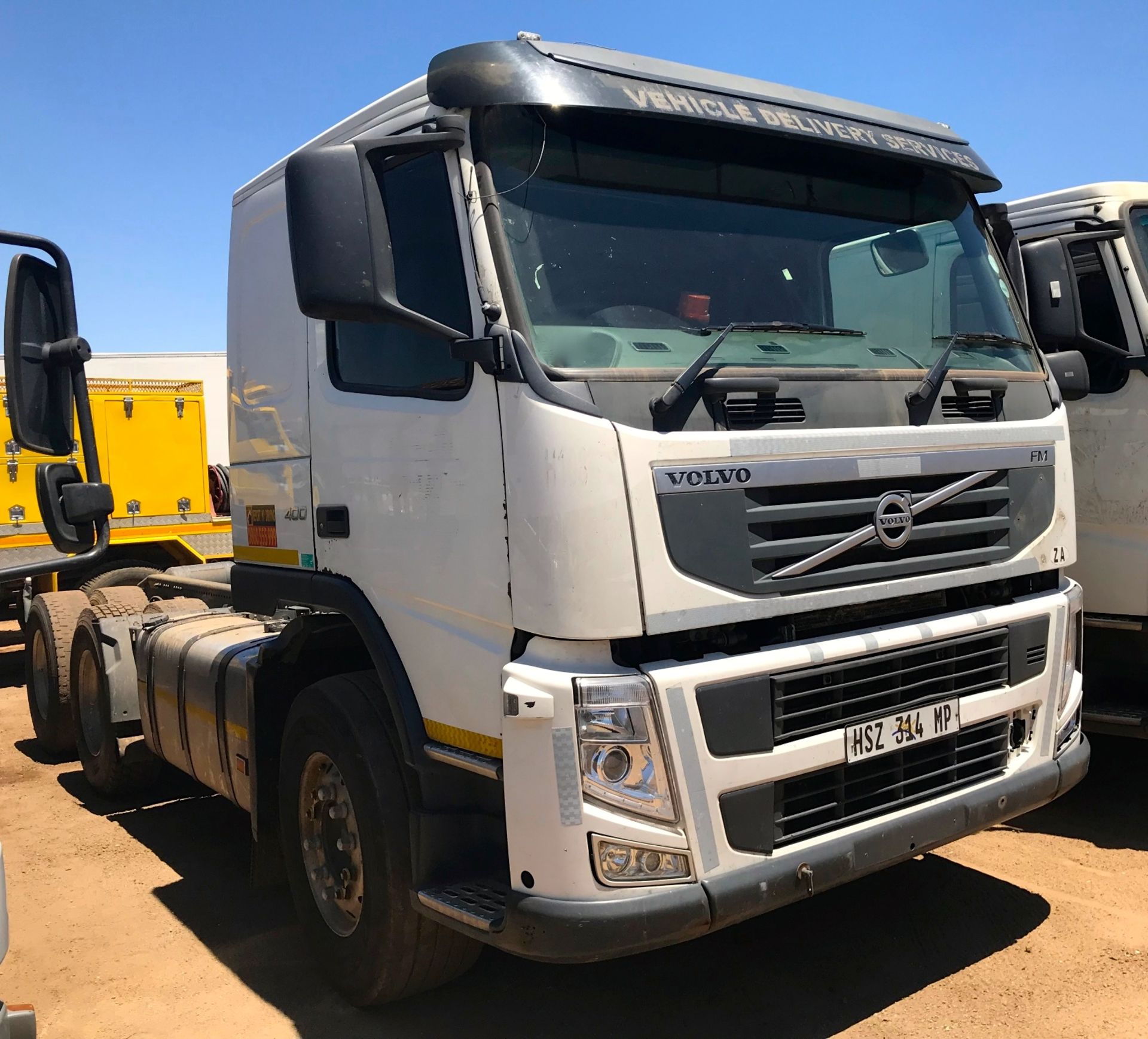 2011 VOLVO FM400 6X2 CHASSIS CAB (SWB) - (HSZ314GP)