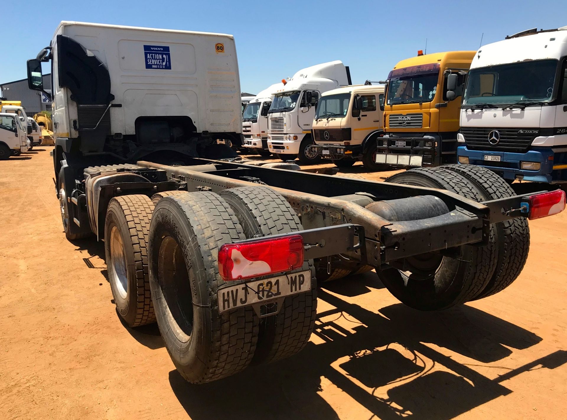 2011 VOLVO FM400 6X2 CHASSIS CAB (SWB) - (HVJ021MP) - Image 3 of 3