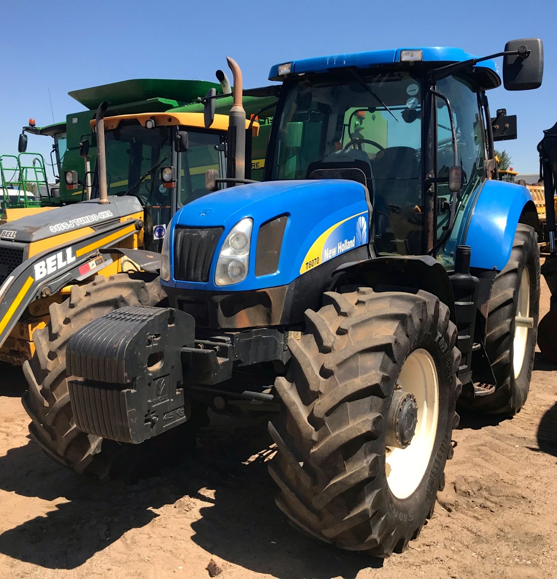 2009 NEW HOLLAND T6070 4X4 TRACTOR - (YYJ085GP)