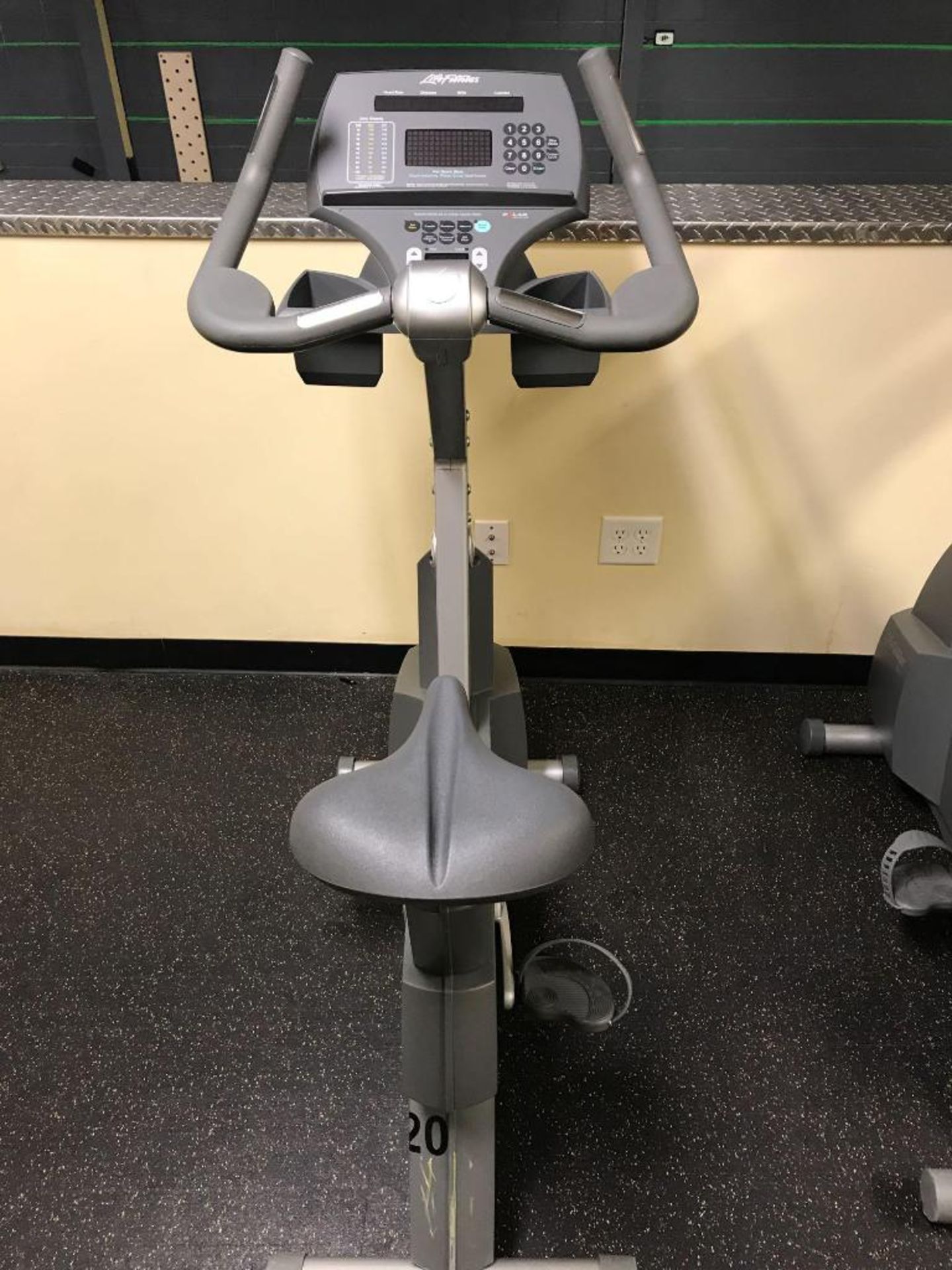 Life Fitness 95Ci Upright Exercise Bike