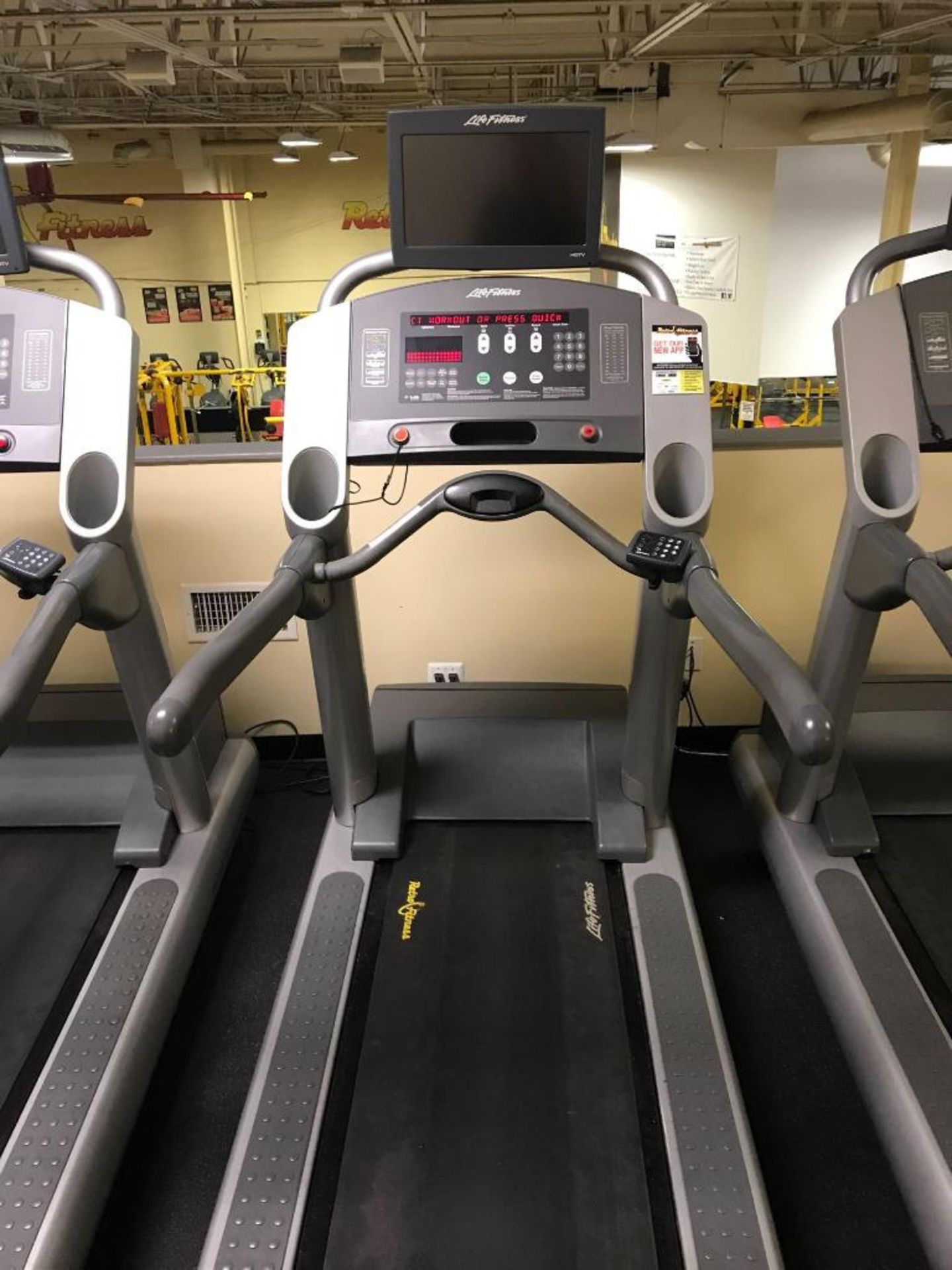 Life Fitness 93Ti Treadmill W/TV