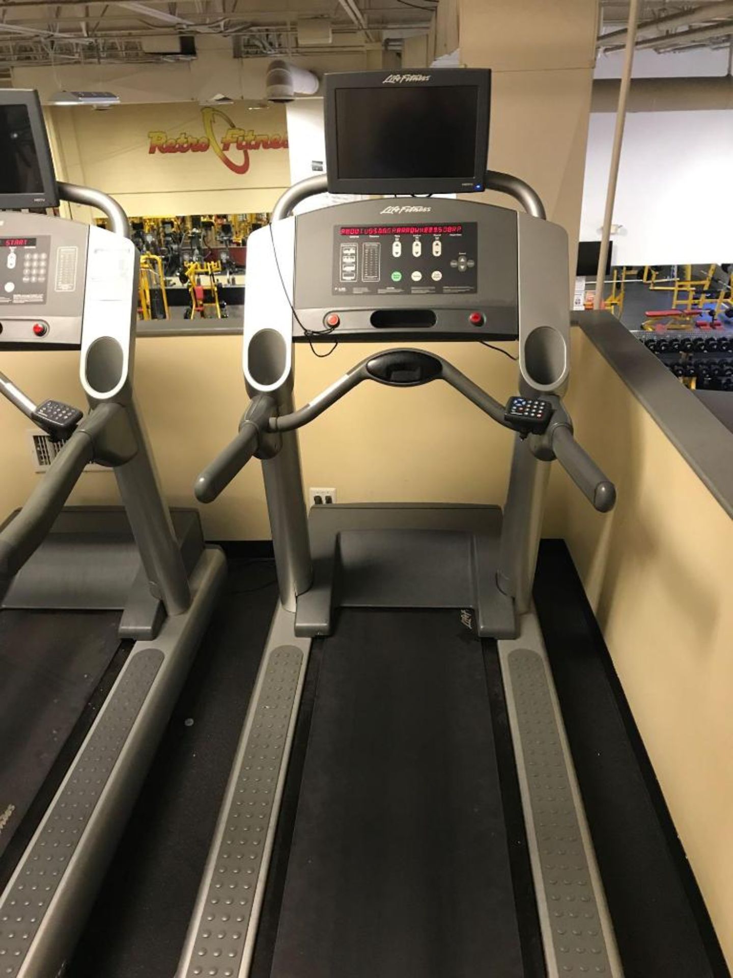 Life Fitness 93Ti Treadmill W/TV