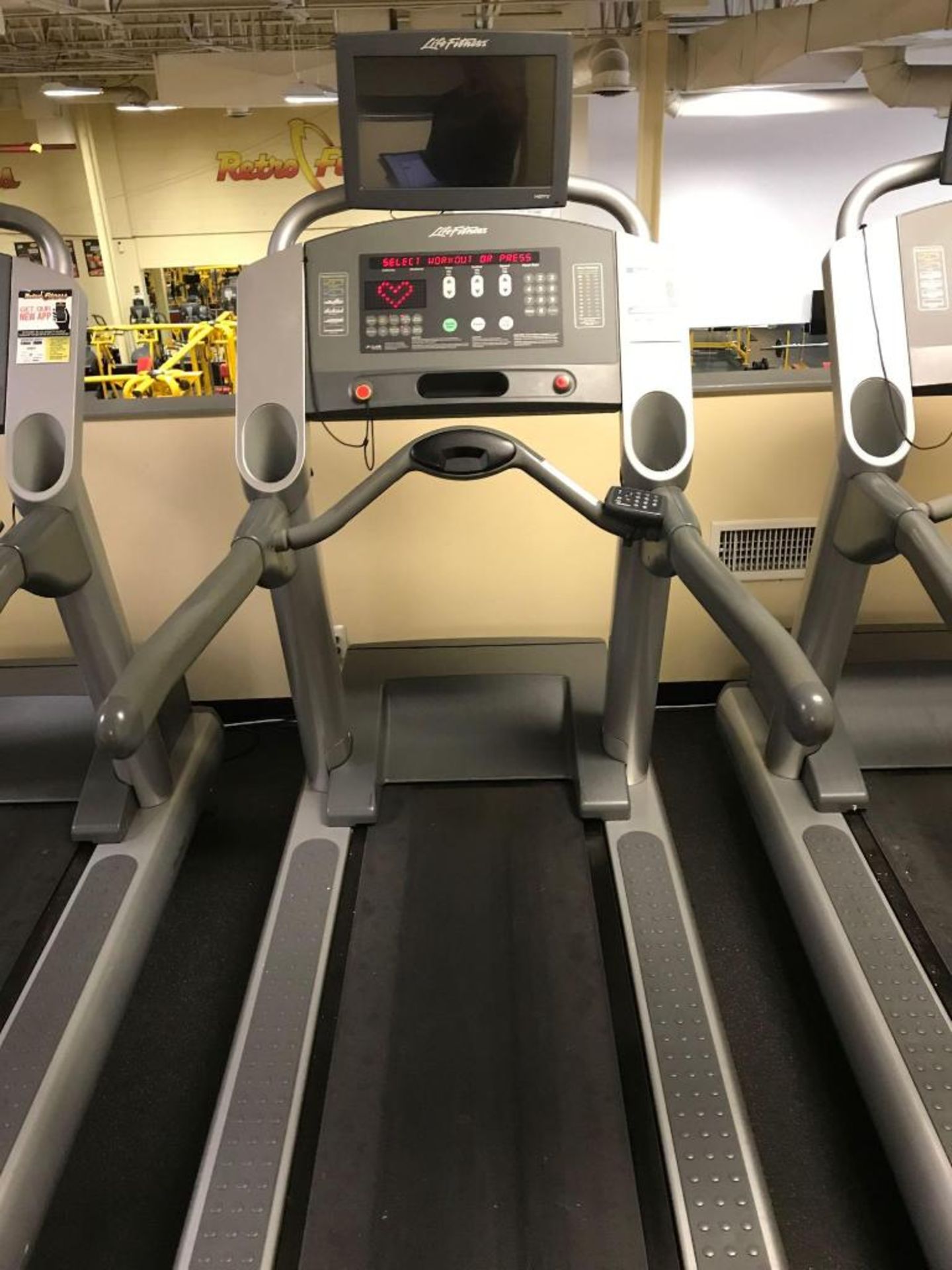 Life Fitness 93Ti Treadmill W/TV