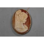 A LARGE CAMEO BROOCH