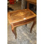AN ANTIQUE FRENCH INLAID KINGWOOD TABLE