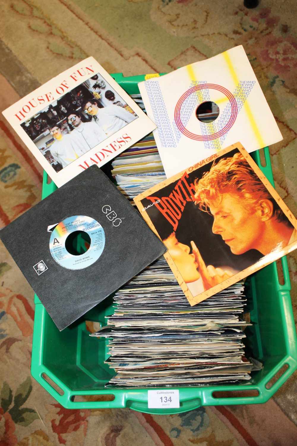 A TRAY OF 7" SINGLE RECORDS TO INC ROLLING STONES, DAVID BOWIE ETC