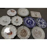 A QUANTITY OF VINTAGE COLLECTORS PLATES TO INC ROYAL DOULTON, COALPORT, ROYAL WORCESTER ETC