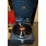 A CASED VINTAGE HMV GRAMAPHONE & RECORDS