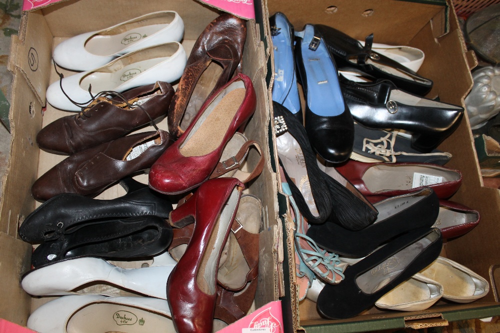 TWO BOXES OF ASSORTED 1940S AND 1950S ERA VINTAGE LADIES SHOES