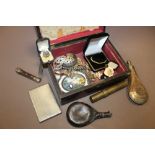 A LIDDED BOX OF COLLECTABLES TO INCLUDE SHOTGUN LOADERS, VINTAGE BRASS SCOPE ETC