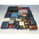 A COLLECTION OF VINTAGE JEWELLERY AND DISPLAY BOXES, to include leather covered examples, and a sma