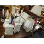 A QUANTITY OF ASSORTED MODERN TABLE LAMPS & SHADES