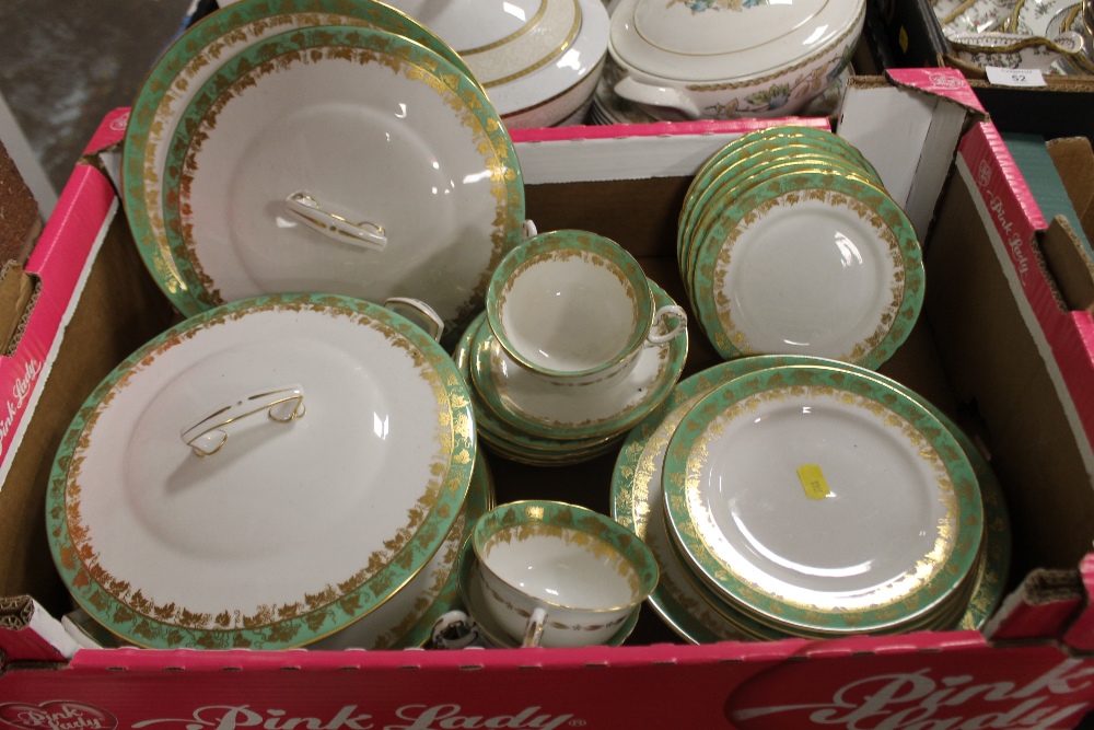 A TRAY OF GREEN AND WHITE GILDED ROYAL WORCESTER TEA AND DINNERWARE TO INCLUDE A TUREEN