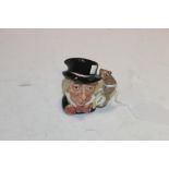 A ROYAL DOULTON CHARACTER JUG 'THE MAD HATTER' D 6606, miniature size, H 7 cm
