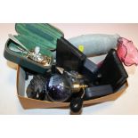 A BOX OF COLLECTABLES TO INCLUDE EBONISED BOOK ENDS, COSTUME JEWELLERY ETC