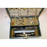 A JEWELLERY BOX CONTAINING COSTUME JEWELLERY