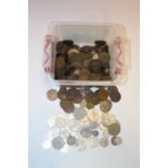 A COLLECTION OF ASSORTED COINAGE TO INCLUDE VICTORIAN EXAMPLES