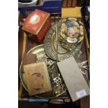 A TRAY OF ASSORTED BRASSWARE, ETC