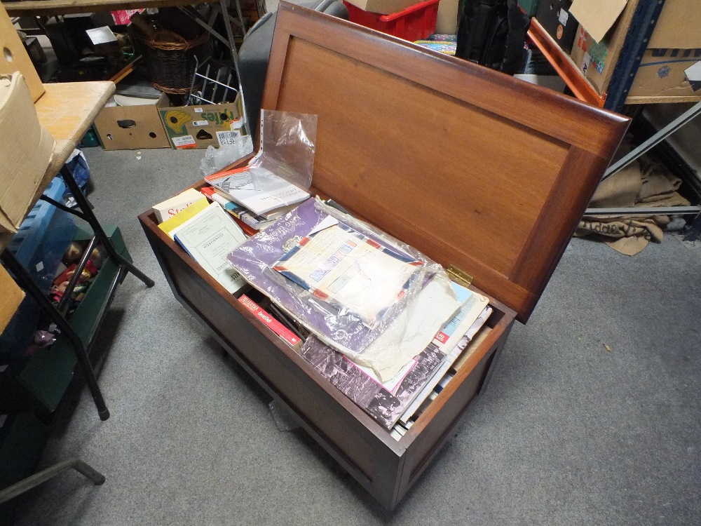 A RETRO BLANKET BOX CONTAINING A LARGE QUANTITY OF BOOKS ETC.